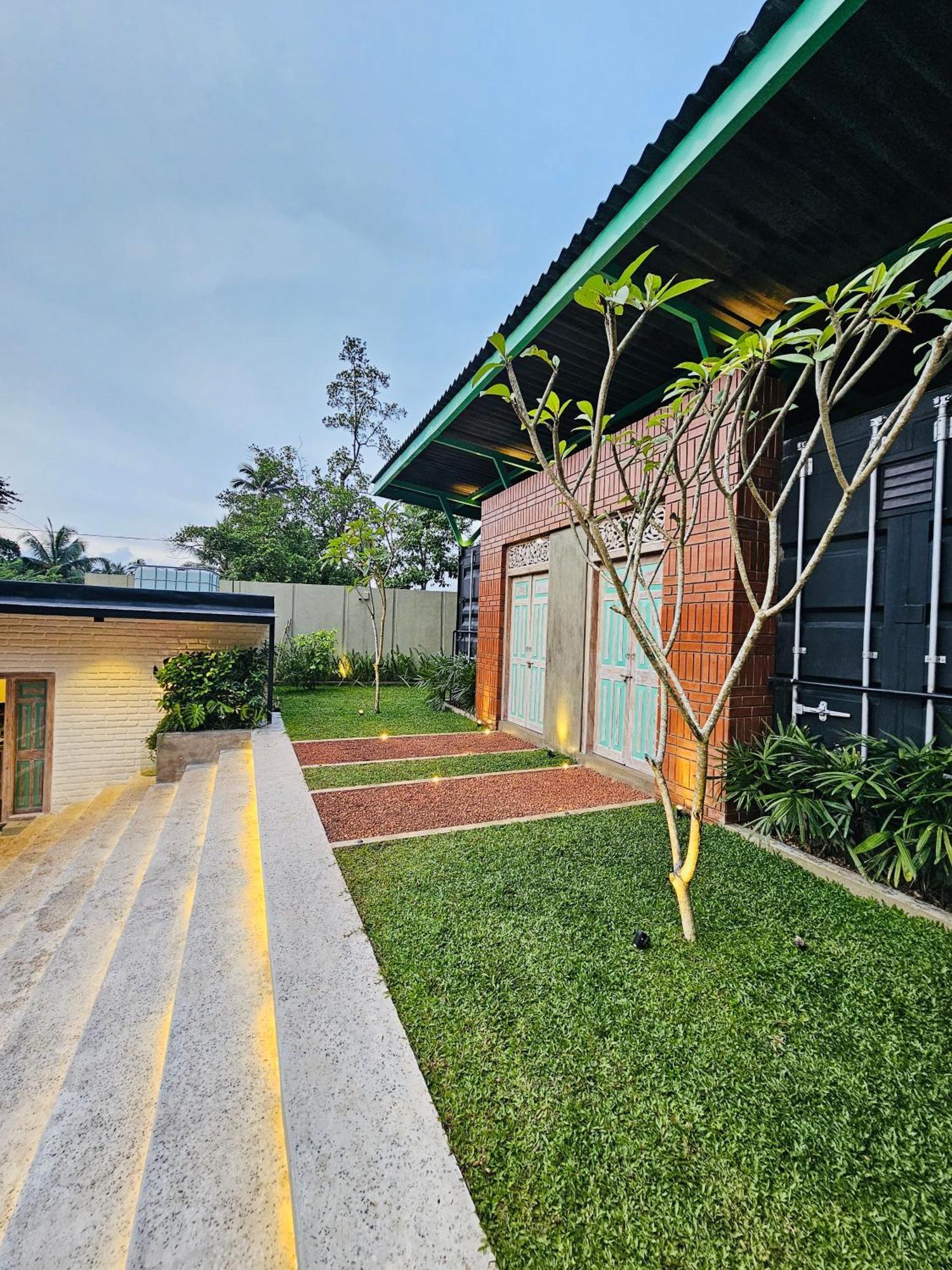Container Villa Luxury Collection Weliweriya Ngoại thất bức ảnh